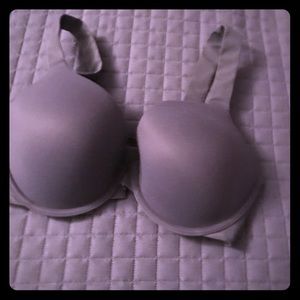 Size 34D Spanx bra in EUC